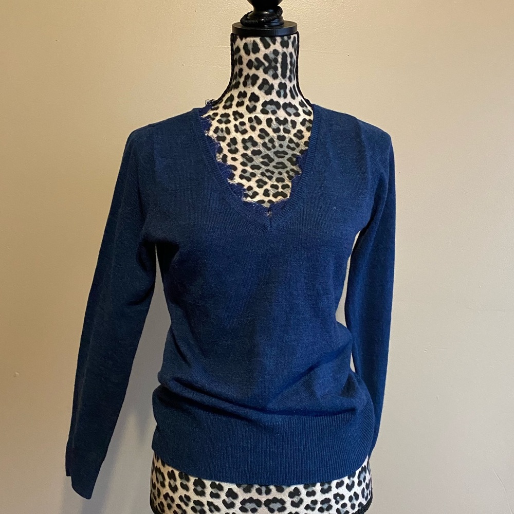 NEW YORK & COMPANY BLUE LONG SLEEVE SHIRT